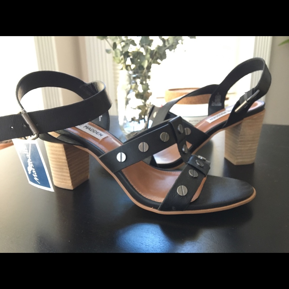 NWT Steve Madden sandals size 8.5